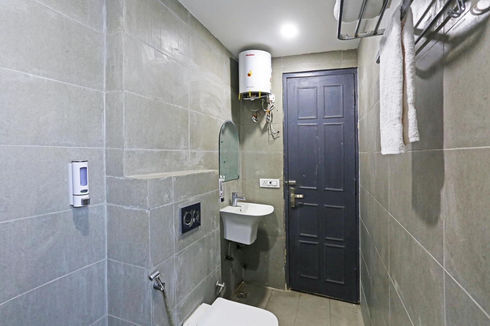 Hotel Twamev Residency Uttam Nagar Couple Friendly دلهي المظهر الخارجي الصورة