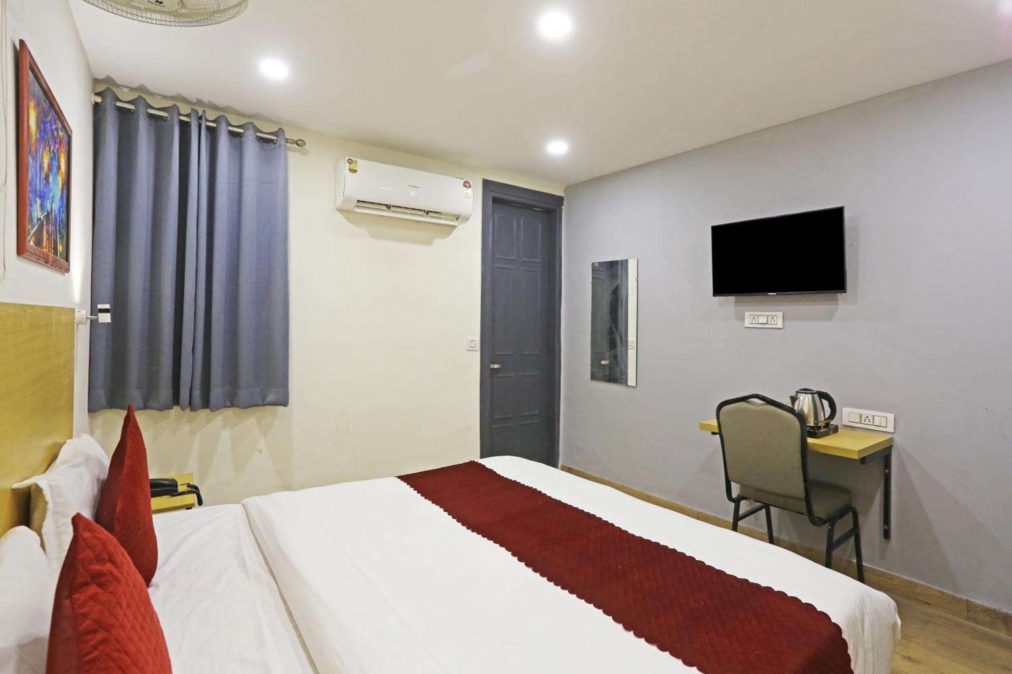Hotel Twamev Residency Uttam Nagar Couple Friendly دلهي المظهر الخارجي الصورة
