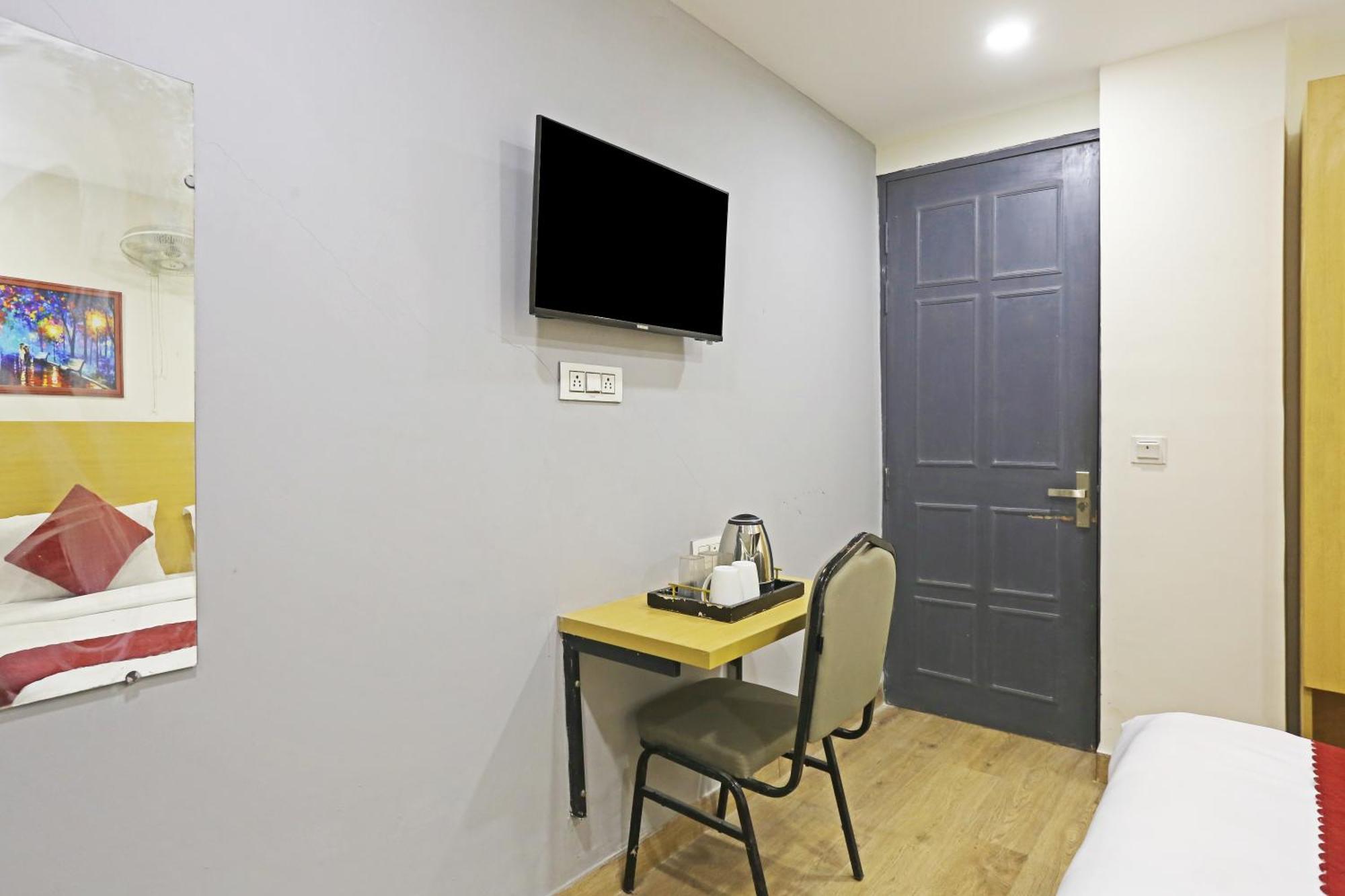 Hotel Twamev Residency Uttam Nagar Couple Friendly دلهي المظهر الخارجي الصورة